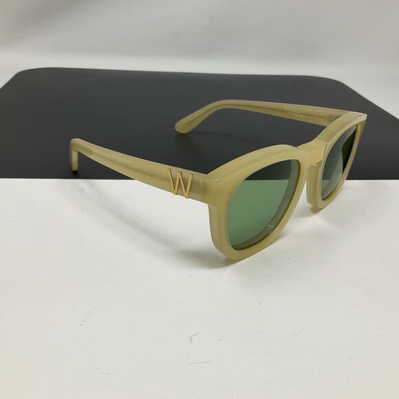 WILDFOX Sunglasses - Classic Fox  Sunglasses